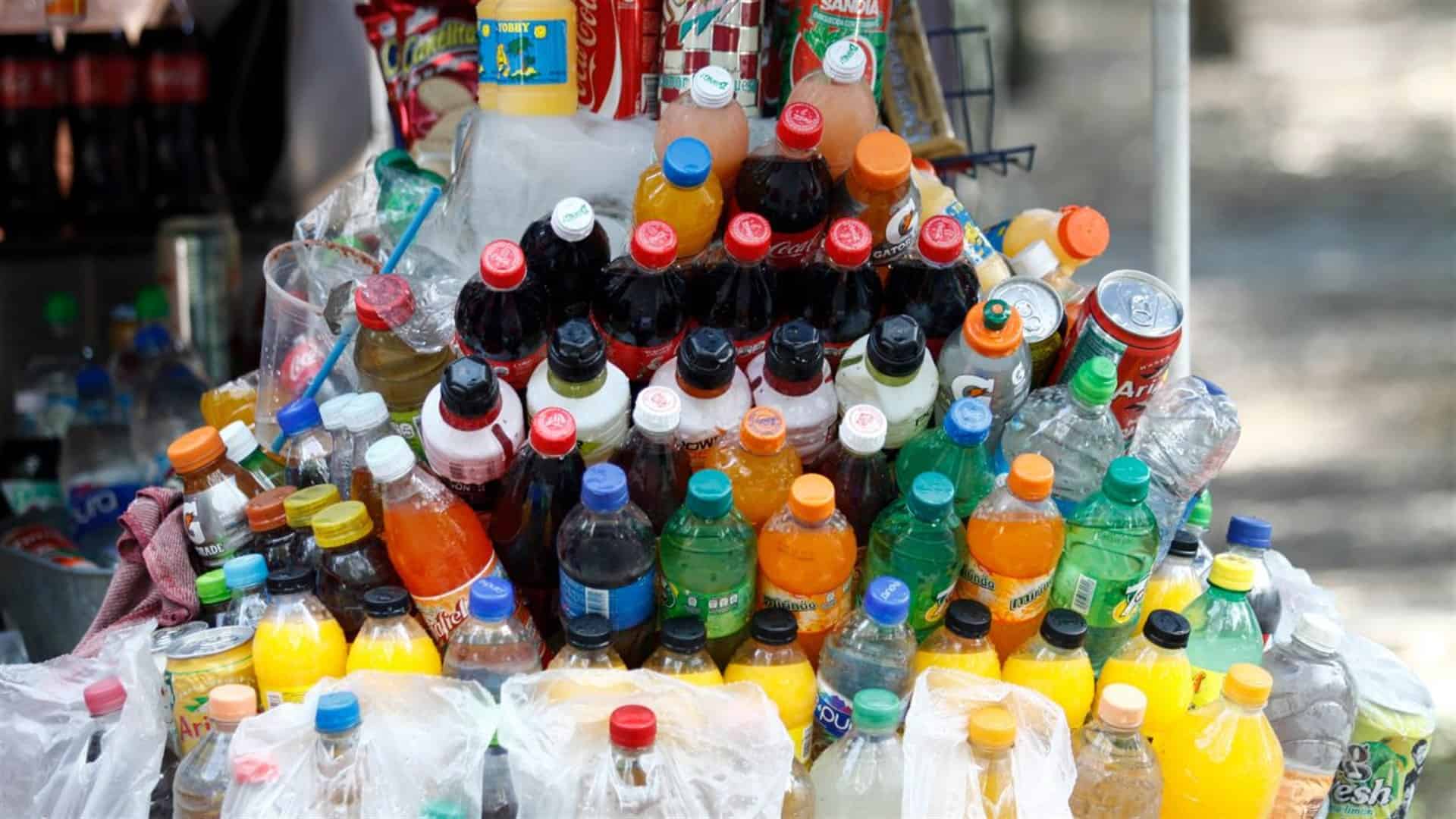 Refrescos y jugos embotellados detonan Síndrome Metabólico: UNAM