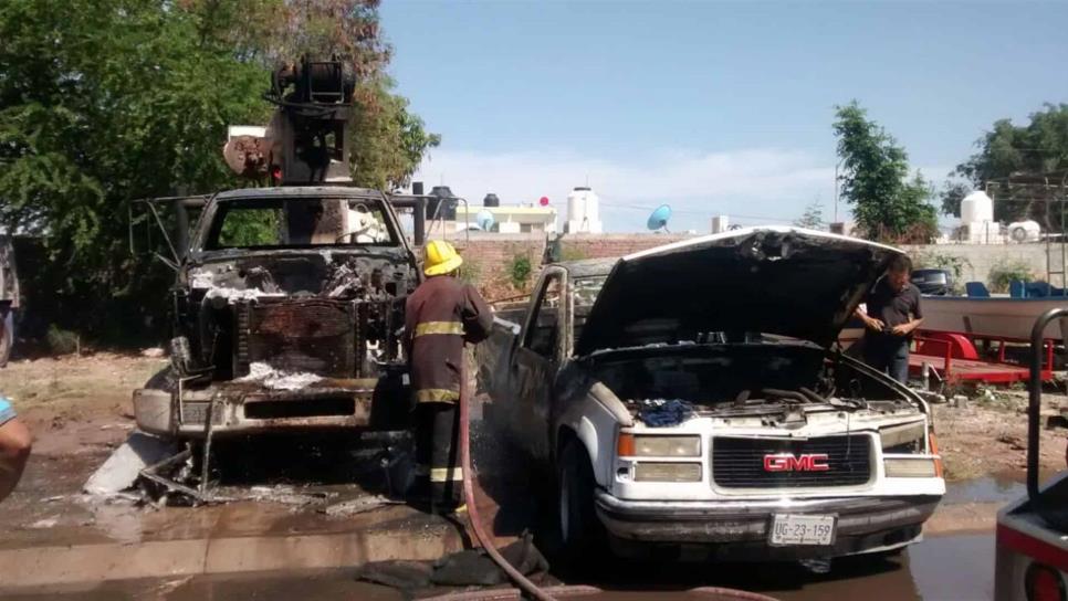 Se quema grúa y una camioneta en el fraccionamiento Centro Plaza