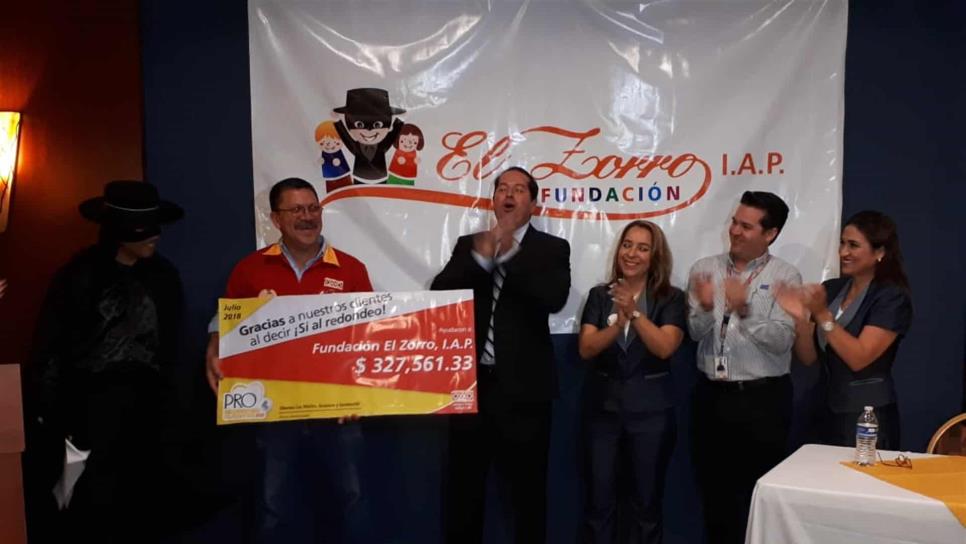 Oxxo entrega redondeo a Fundación El Zorro