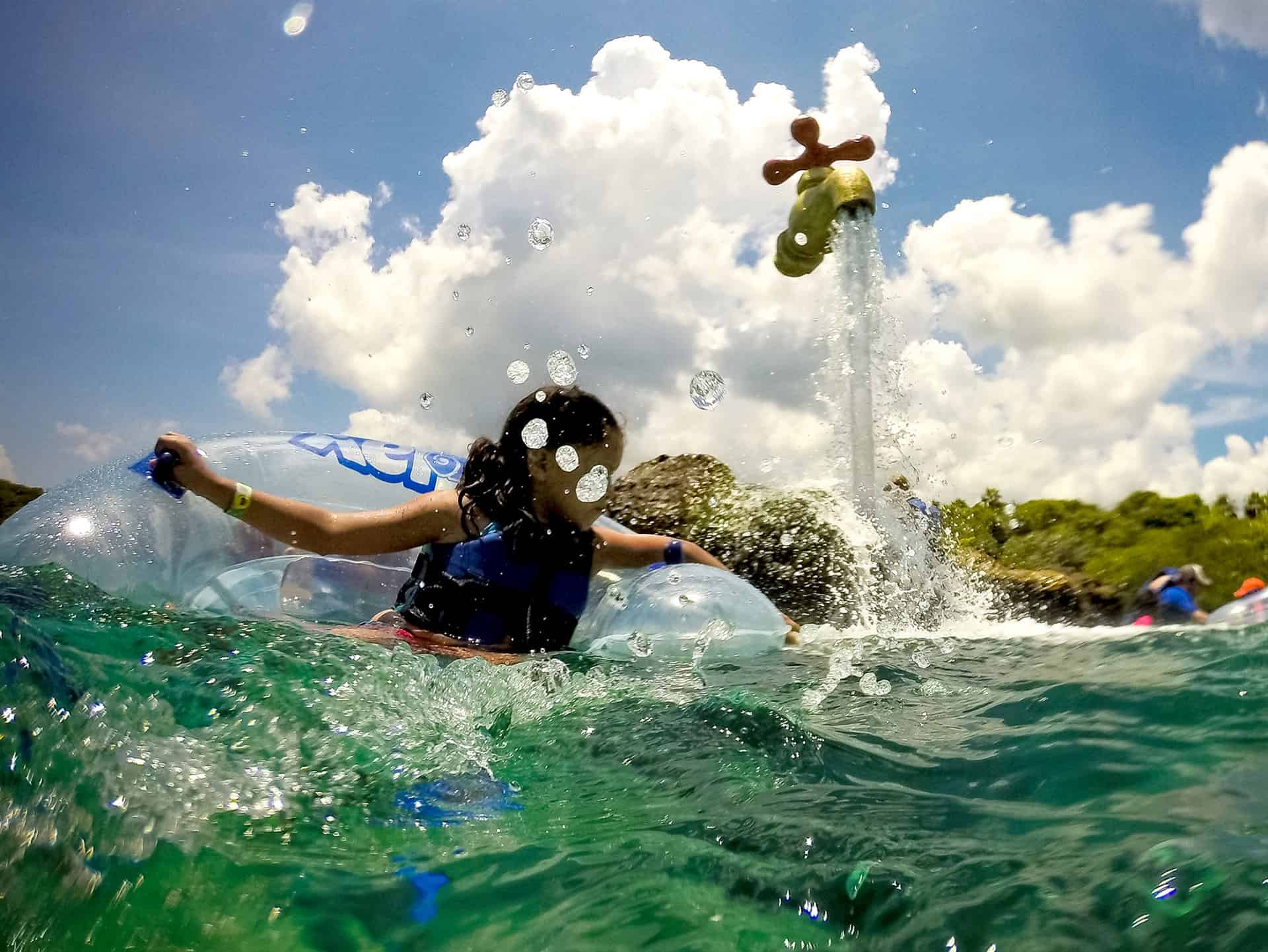Advierte especialista que cloro de albercas daña esmalte dental