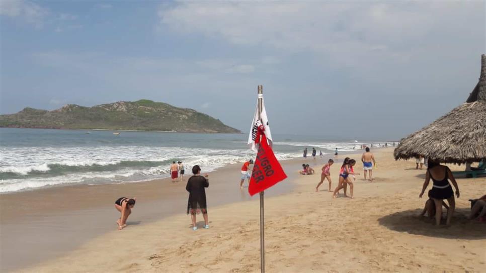 Mejoran condiciones del mar en Mazatlán