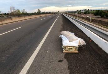 Ataúd sobre la México 15 en JJR causa pánico entre automovilistas