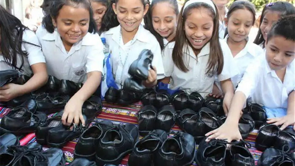 Entrega Ayuntamiento de El Fuerte 10 mil vales para calzado