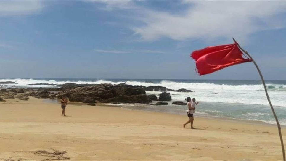 Ondean banderas rojas en playas de Navolato, advierten mar de fondo