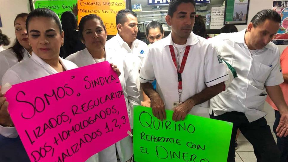 Se manifiestan trabajadores del Centro de Salud de Culiacán