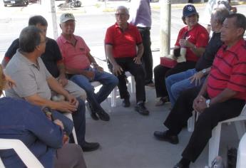 Jubilados toman oficinas del Sindicato de la sección 53