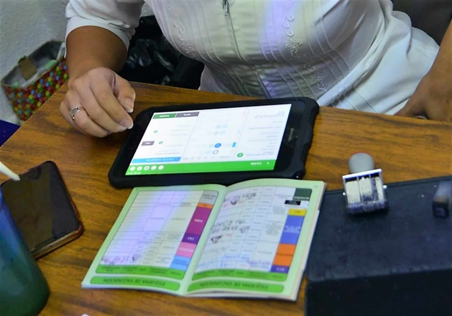 Llama la SSA a tramitar cartilla electrónica de vacunación