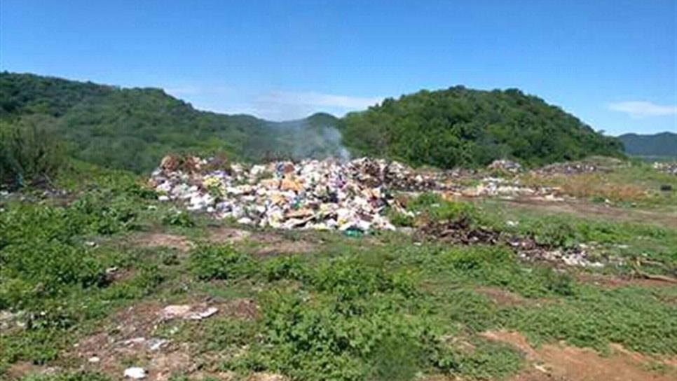 Vecinos de Chinobampo se quejan de basurón entre las casas