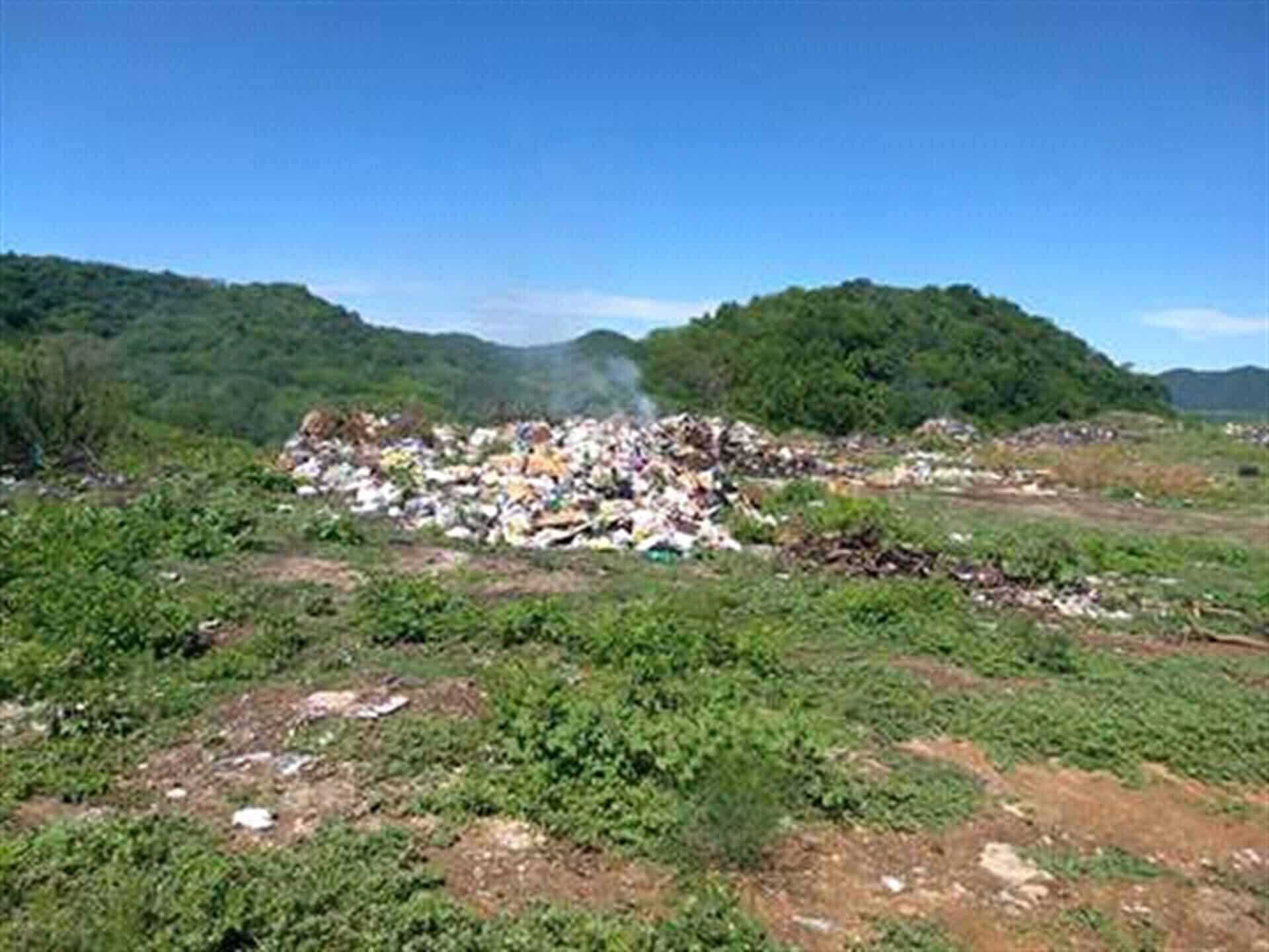 Vecinos de Chinobampo se quejan de basurón entre las casas