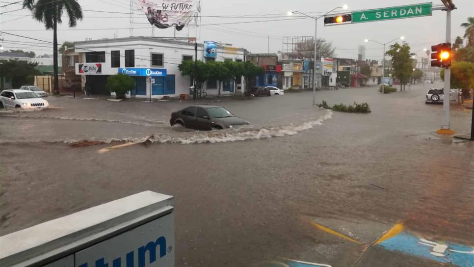 Tormenta paraliza a Los Mochis; se inundan varios sectores