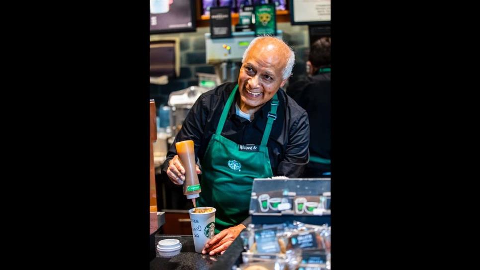 Starbucks abre tienda operada por adultos mayores en México
