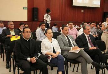 Comparecen aspirantes al consejo consultivo de la FGJE