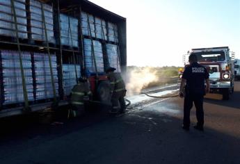 Se incendia camión en la México 15