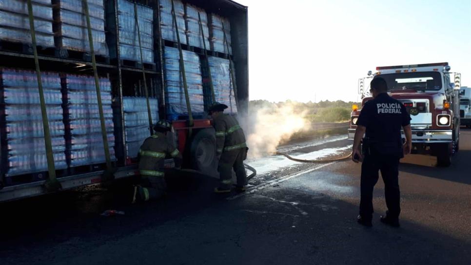 Se incendia camión en la México 15