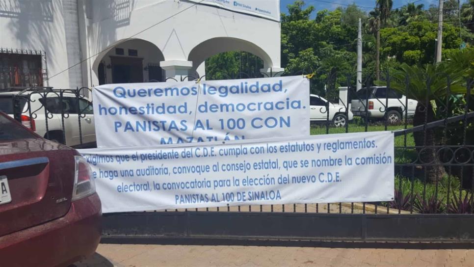 Le llueven reclamos al Comité Directivo del PAN en Sinaloa