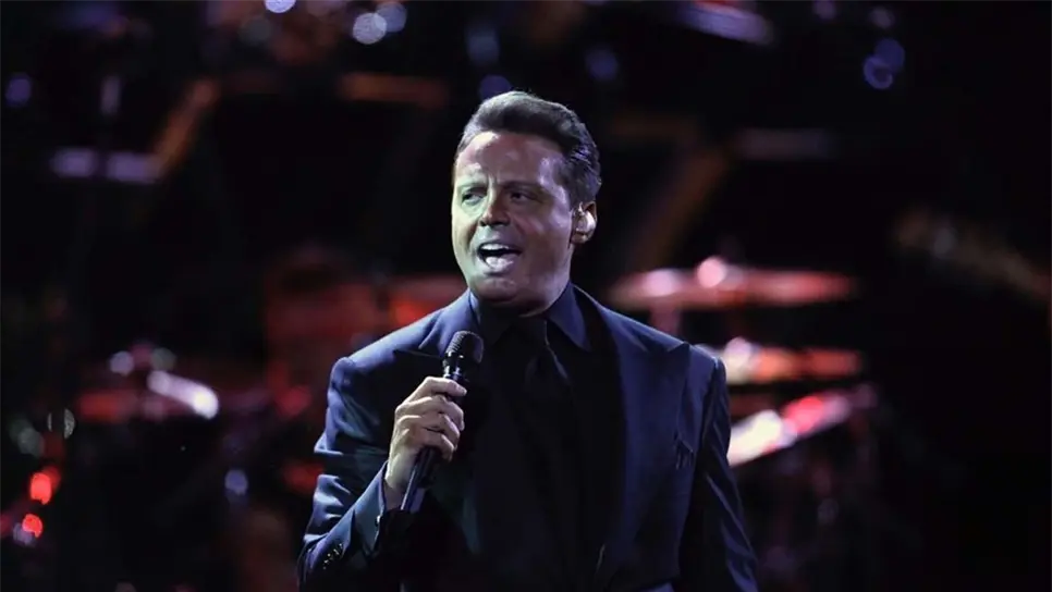 Golovkin impide que Luis Miguel cante el Himno en pelea con Canelo