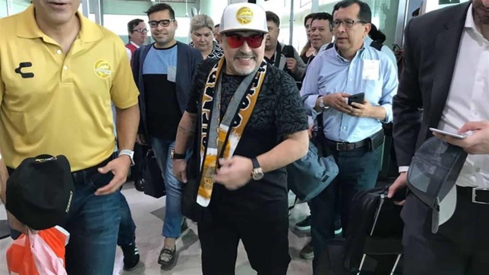 Canelo-Golovkin posterga debut de Maradona