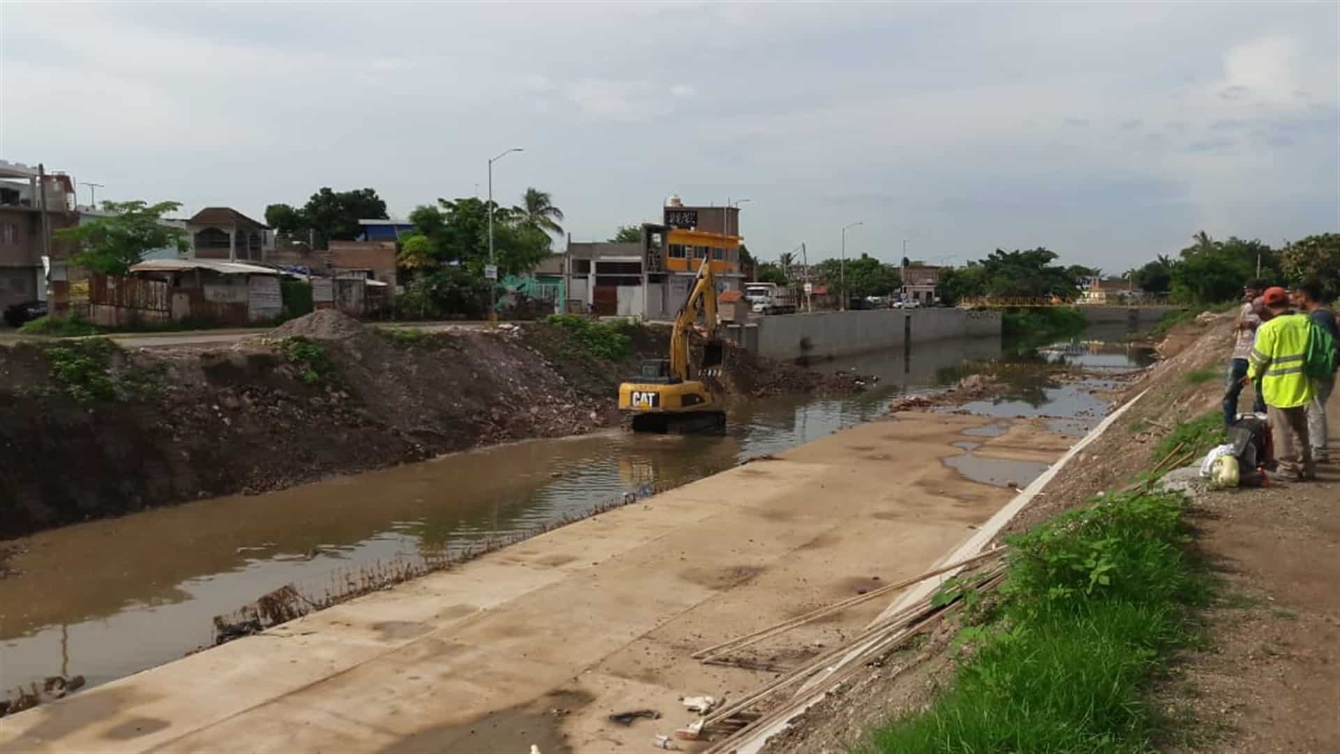Lento, pero avanza el revestimiento del arroyo Jabalines