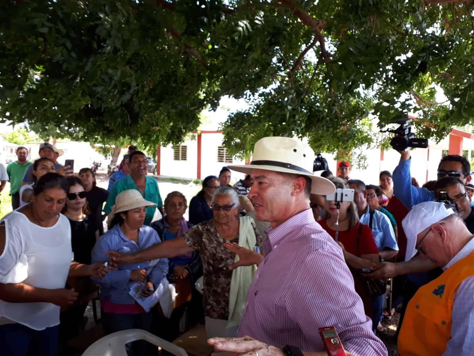 Visitan Gobernador y Dr. Narro Valle de Huyaqui, Guasave