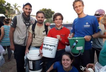 Jóvenes de la CDMX se encuentran ayudando en Sinaloa