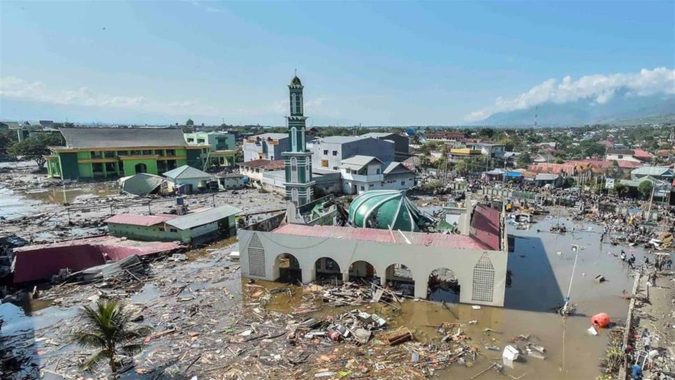 Sube a mil 203 cifra de muertos por sismo y tsunami en Indonesia