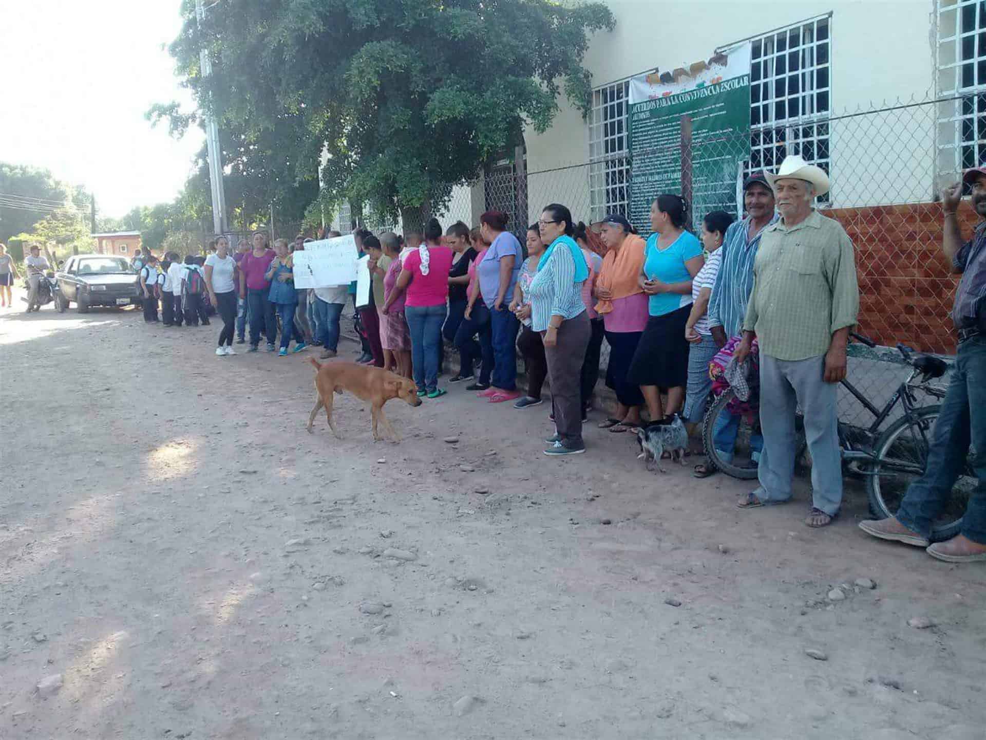 Mamás toman escuela en Sibajahui