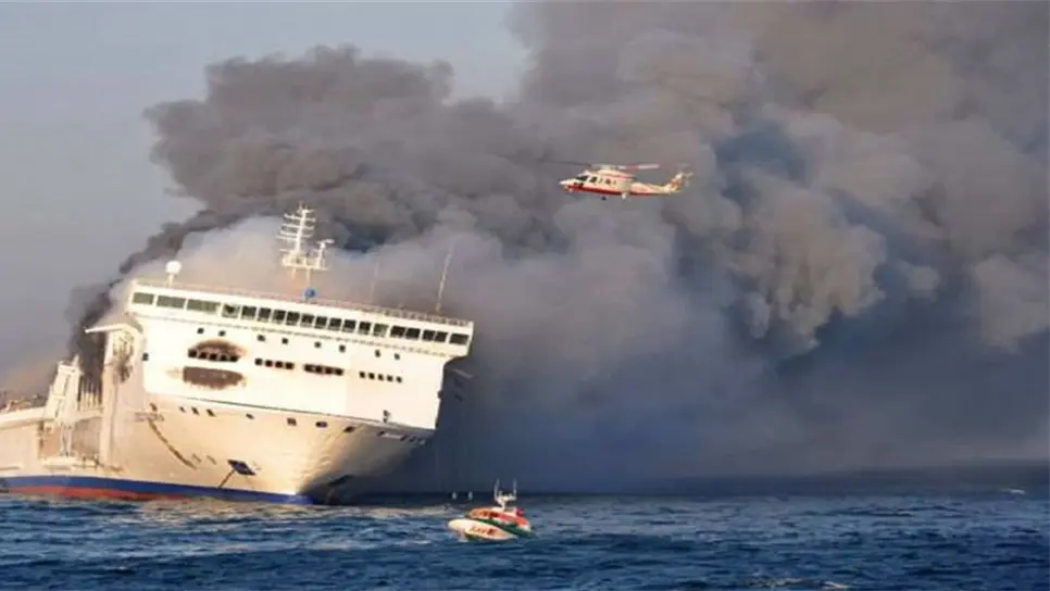 Se incendia ferry con 335 personas a bordo en mar Báltico