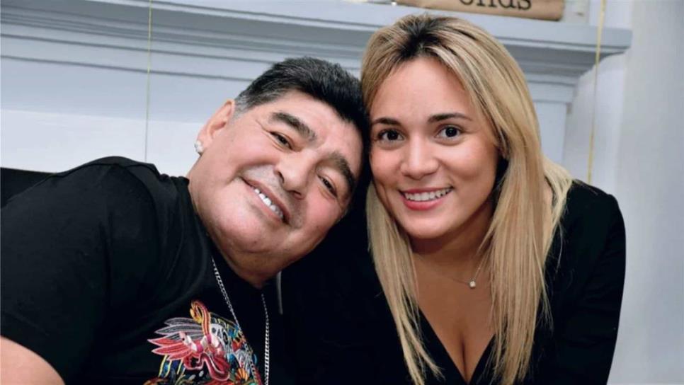 Novia de Maradona se une a Dorados Femenil