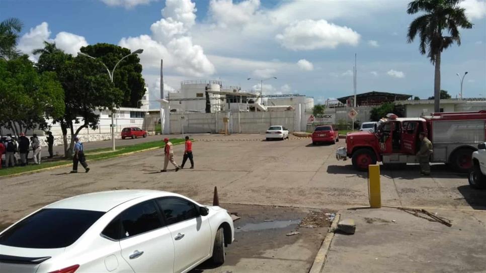 Evacuan a empleados de Pemex en El Palmito por amenaza de bomba
