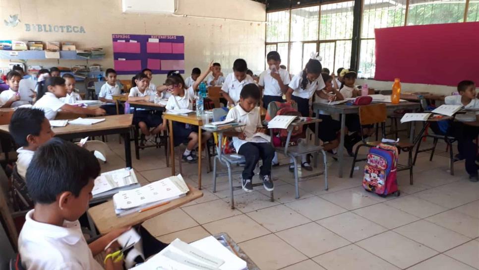 Niños de primaria pasarán de año sólo por ir a la escuela: SEP