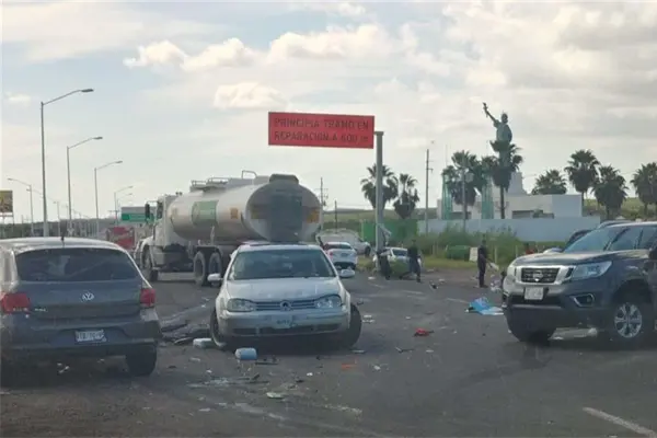 Aparatoso choque deja 5 lesionados en La Costerita Aparatoso choque deja 5 lesionados en La Costerita