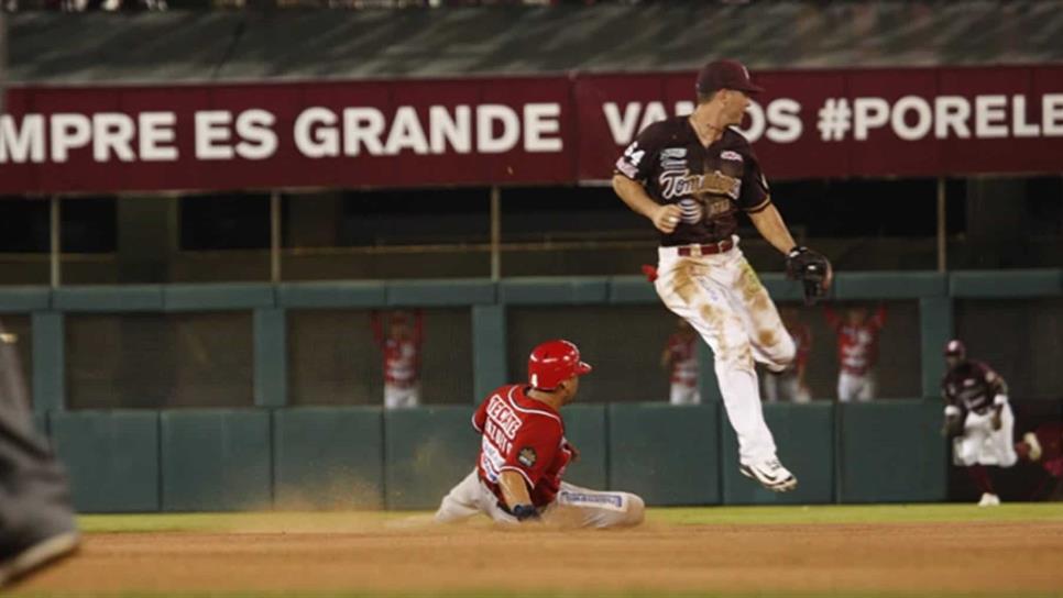 Mayos amargan debut de Tomateros