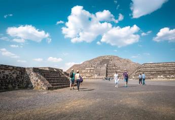 Descubren cámara y túnel bajo la Pirámide de la Luna, en Teotihuacán