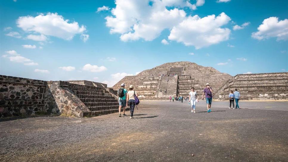 Descubren cámara y túnel bajo la Pirámide de la Luna, en Teotihuacán