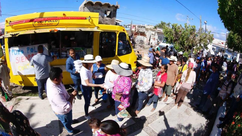 Encabeza Rosy Fuentes distribución de apoyos en Teacapán