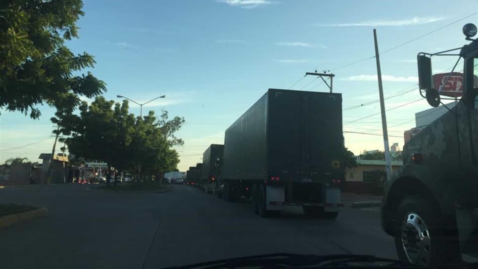 Moviliza Ejército vehículos pesados hacia el sur de Sinaloa
