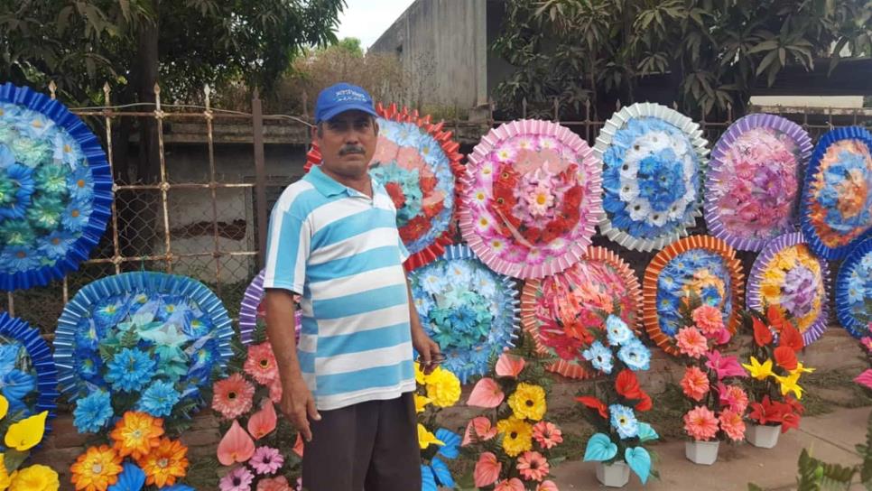 Coronas y flores, una tradición golpeada por la carestía