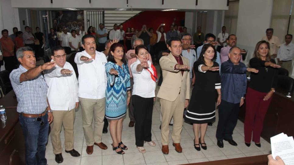 Presentan lista de nuevos funcionarios del Ayuntamiento de Mazatlán