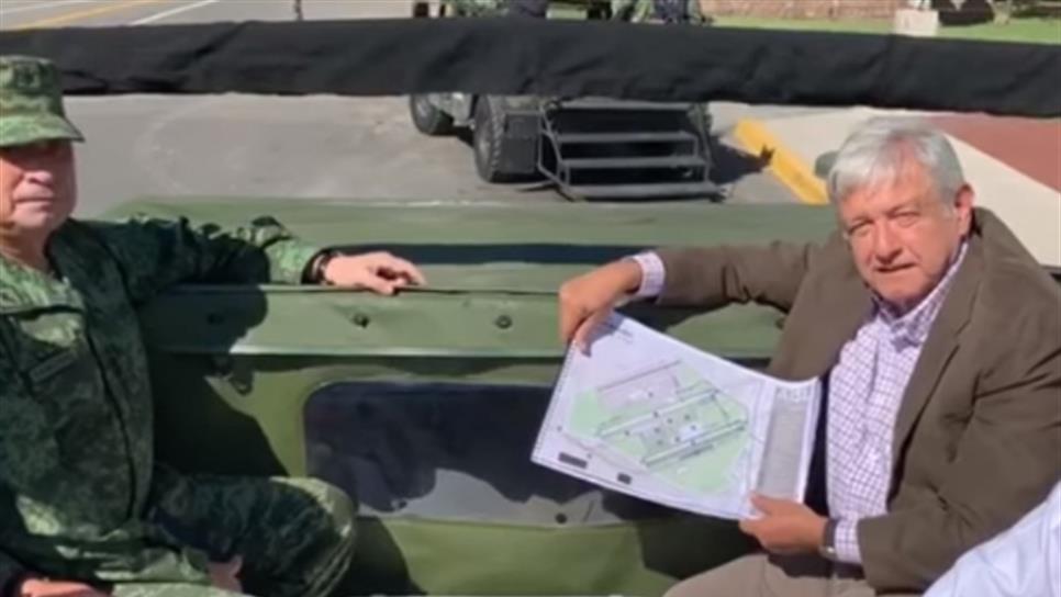 López Obrador visita base militar de Santa Lucía