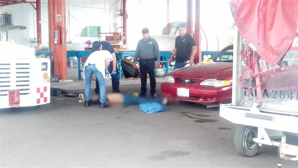 Trabajador muere aplastado por una grúa en el aeropuerto