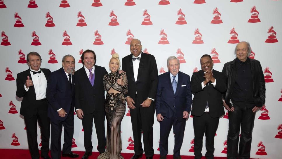 Napoleón, Dyango y Yuri reciben Grammy Latino a trayectoria musical