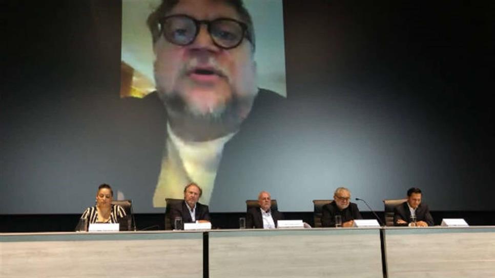 Del Toro lanza beca para que jóvenes estudien cine en el extranjero
