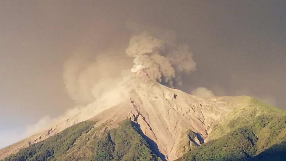 Quinta erupción del volcán de Fuego afecta a más de 76 mil personas