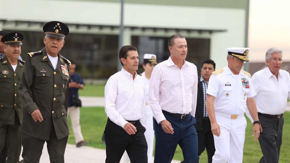 Inauguran EPN y QOC base militar en El Sauz