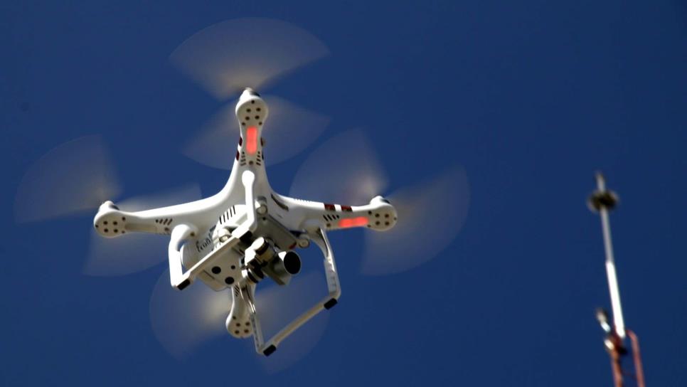 Policías reportarán a usuarios de dron que sobrevuelen áreas restringidas
