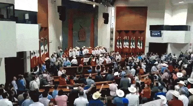 El tema de la cuota liga generó manifestaciones en el Congreso local. IMAGEN: Luz Noticias | Archivo.