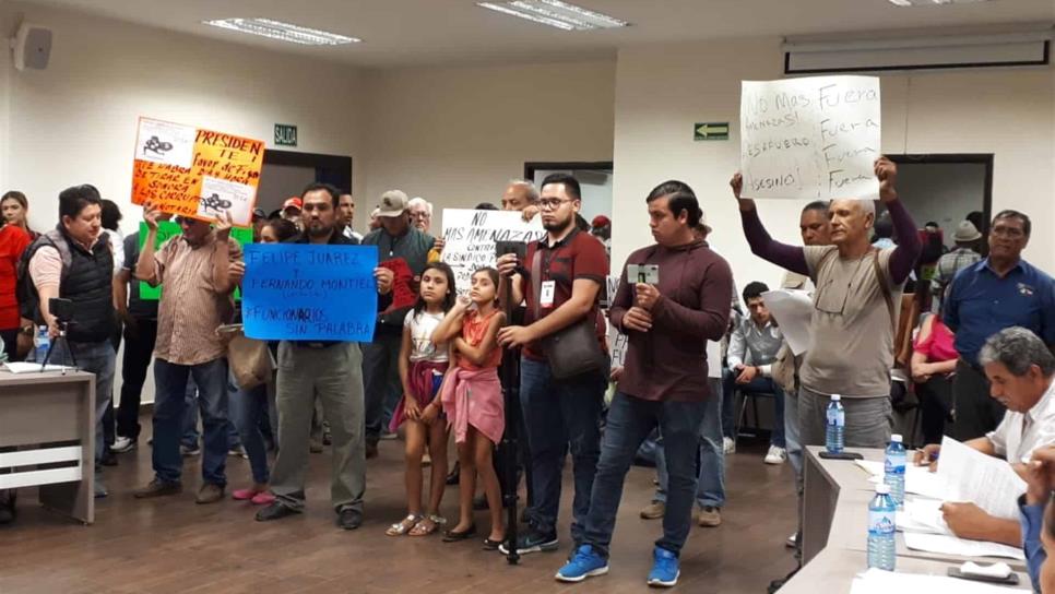 Protestan en Cabildo en favor de Síndica Procuradora