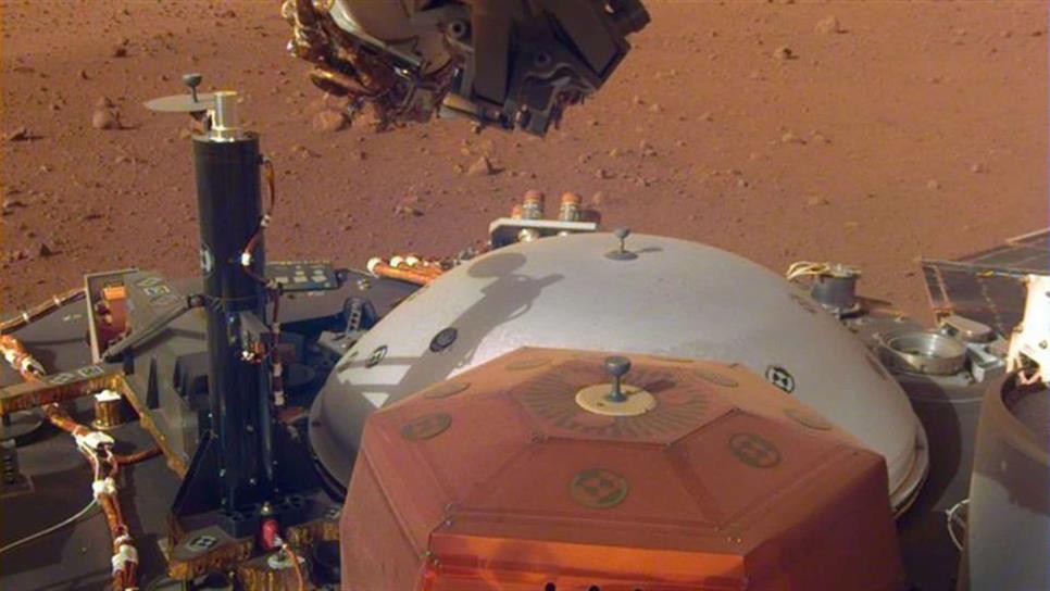 Robot InSight toma nuevas imágenes de Marte