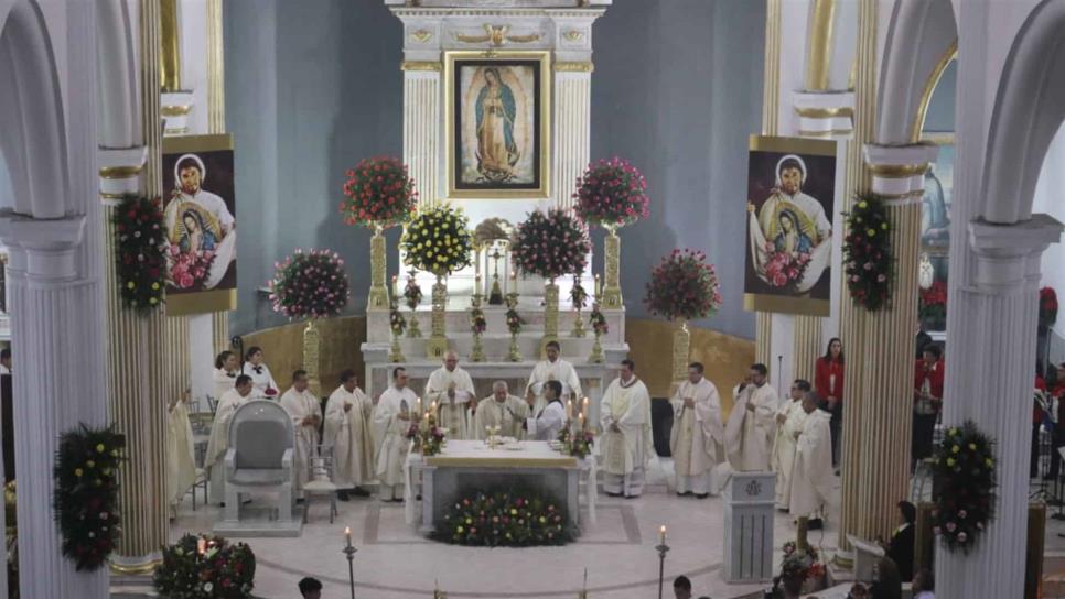 Acuden a dar gracias y felicitar a la Guadalupana