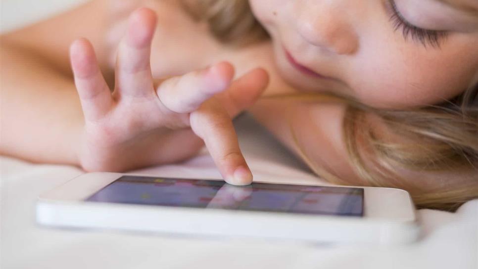 Niños que pasan siete horas con celulares sufren cambios cerebrales